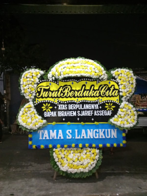 Papan Bunga Duka di Lingga